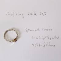 Fingerring "Zopf II“ Weite 54,5, aus 935 Silber mit einem Granat-Carrée, gefasst in 750er Gelbgold Bild 4