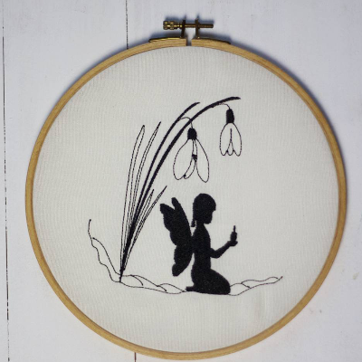 Stickdatei Schneeglöckchen mit Elfe