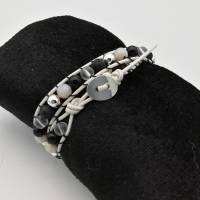 Doppelreihiges Leder-Perlen-Armband zum wickeln in schwarz weiss silber 39 cm mit Knopfverschluss Bild 2