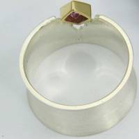 Breiter Ring aus Silber 925/- mit rotem Topas und Goldverzierungen Bild 4
