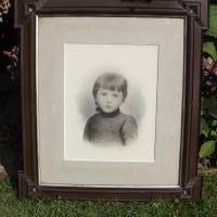 Vintage Bilderrahmen mit altem Bild eines Kindes Bild 1