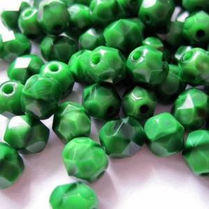 20 Opaque Dark Green böhmische Perlen 6mm, tschechische feuerpolierte facettierte Glasperlen DIY Glasschliff Bild 1