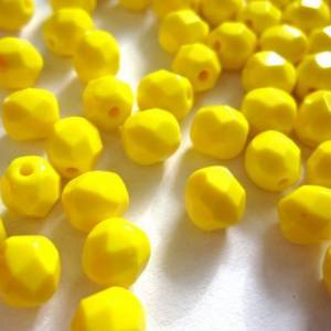 20 Opaque Yellow böhmische Perlen 6mm, tschechische feuerpolierte facettierte Glasperlen DIY Glasschliff Bild 2