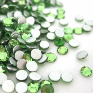 100 Stück Strasssteine | Light Emerald | Flatback SS8 Bild 1