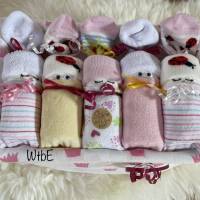 Windeltorte für Mädchen: Windelbabys in der Box, liebevolles Geschenk zur Geburt Bild 4