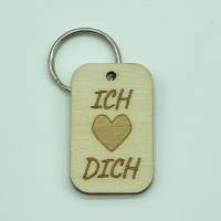 Schlüsselanhänger aus Holz Ich liebe Dich - Geschenk zum Valentinstag, Hochzeitstag, Jahrestag Bild 2