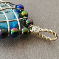 Regenbogen Krone - Perlen & Glas-Cabochon Anhänger - Trachtenschmuck - Dirndlkette Bild 2