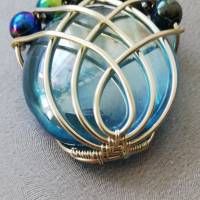 Regenbogen Krone - Perlen & Glas-Cabochon Anhänger - Trachtenschmuck - Dirndlkette Bild 5