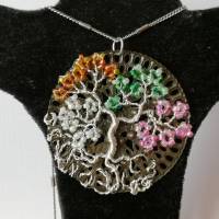 Vier Jahreszeiten Lebensbaum Anhänger als Medaillon im Vintage Look aus mit Mini Rocailles Perlen und Silber Kupferdraht Bild 4