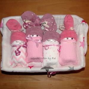 Windeltorte mit 4 Windelbabys für Mädchen, Geschenk zur Geburt, liebevoll gestaltetes Windelgeschenk Bild 5