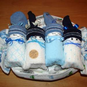 personalisierte Windeltorte für Junge: 4 Windelbabys im Tuch, Geschenk zur Geburt Bild 4