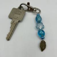 Glasperlen Schlüsselanhänger mit Blattanhänger – Schicker Begleiter für Schlüssel, Taschen und Rucksäcke Bild 7