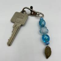 Glasperlen Schlüsselanhänger mit Blattanhänger – Schicker Begleiter für Schlüssel, Taschen und Rucksäcke Bild 8