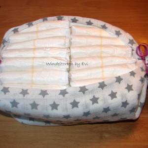 Windeltorte für Mädchen,  Windelbabys im Tuch, schönes Geschenk zur Geburt Bild 8