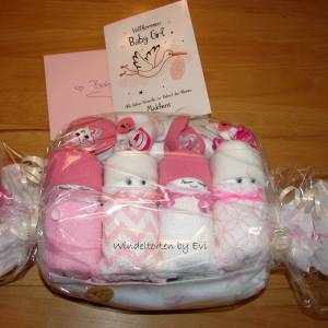 Windeltorte für Mädchen,  Windelbabys im Tuch, schönes Geschenk zur Geburt Bild 9