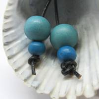 Muschelkette mit blauen Holzperlen am Lederband,  Muschelschmuck mit Meerliebe Bild 10