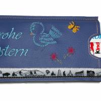 Bestickte Geschenkverpackung für eine Tafel Schokolade als Geschenkidee blaue Schokoladenhülle Ostern Bild 2