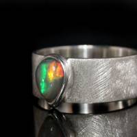 Opalring mit Top Opal - handgefertigtes Unikat - atemberaubender Regenbogenfarben Opal - 925 Silberring Bild 4