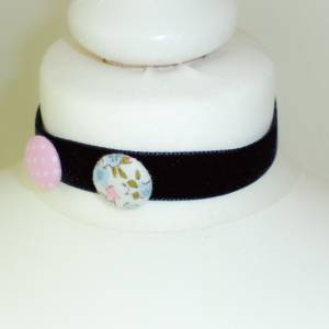 Handgemachtes Kropfband Button rosa Halsband Bild 1