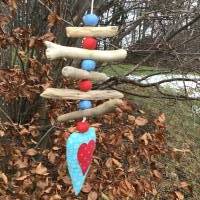 Treibholz  Girlande Windspiel Schmuckkeramik Rot blau, Herz Bild 10