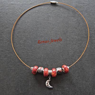 Halsreif mit Modulperlen orange marmoriert Mond Anhänger silberfarben Kette