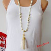 Bettelkette Kette lang weiß goldfarben mit Quasten Anhänger Perlenkette Perlen Kette Bild 3