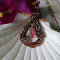 Pinker Quarzkristall (Regebogen) in einer Antik Kupfer Drahtfassung mit roten Facetten Perlen/Halskette im Boho Look Bild 1
