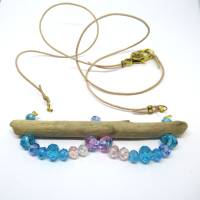 Treibholz Collier mit bunten Glasperlen, Geschenkidee für Frauen, die das Meer lieben Bild 1