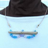 Treibholz Collier mit bunten Glasperlen, Geschenkidee für Frauen, die das Meer lieben Bild 5