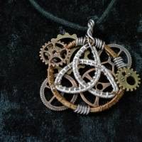 Keltischer Knoten im Steampunk look aus Draht Bild 2