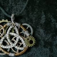 Keltischer Knoten im Steampunk look aus Draht Bild 5