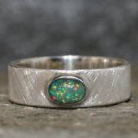 Opalring / Silberring - handgefertigtes Unikat - Regenbogenfarben Pin- Feuer Opal - minimalistischer Bandring Bild 3
