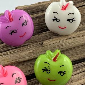 5 runde Kunststoffknöpfe Apfel * Kunststoff * Knöpfe * Kinderknöpfe * Motivknöpfe * Apfelknöpfe in weiß grün lila rosa u Bild 3
