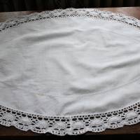 ovales Deckchen mit Spitzenrand Bild 1