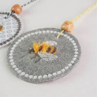 Stickdatei Taschenbaumler Biene Bild 5