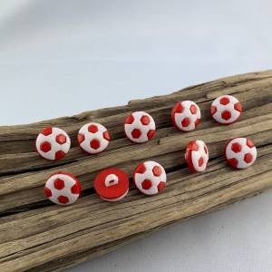 10 kleine, rot-weiße Fußballknöpfe * Kunststoffknöpfe * Fußball * Kunststoff * Knöpfe * Kinderknöpfe * Motivknöpfe Bild 2