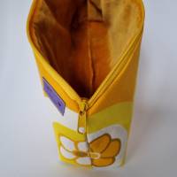 Kosmetiktasche *Vintage-Stoff 70er - 1 Blume* Größe M, in orange-gelb-weiß von he-ART by helen hesse Bild 8