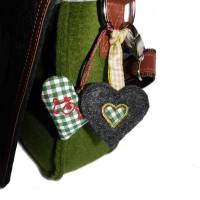 Handtaschen Umhängetaschen Schultertaschen Crossbag aus grünem Wollfilz Tasche mit Stickerei Wechselklappe wandelbar Bild 8