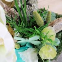 Frühlingsdeko, Tischgesteck, weiß silberfarben, mit Magnolie Bild 5