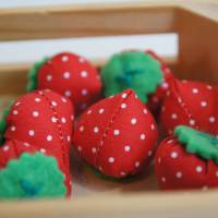 Stoff Erdbeeren - Kaufladen, Kinderküche Bild 1