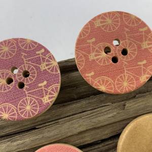 5 Holzknöpfe * 30 mm *natur * mit Fahrrädern in lila gelb rosa * bedruckt * naturfarbene Knöpfe * Scrapbooking * Motivkn Bild 4