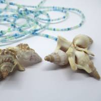 Lange Halskette mit Miniperlen und echten Muscheln zum Knoten Bild 4