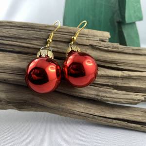 2cm, glänzende, rote Weihnachtskugel-Ohrringe "X-Mas" aus Glas * Weihnachtsohrringe * Weihnachtskugelohrringe * Bild 4
