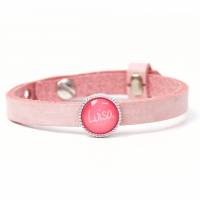 Personalisiertes Lederarmband in rosa mit Namen - Farbwahl - Geschenkidee von Just Trisha Bild 1