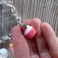 Bettelarmband mit modellierten Charms in rosa aus Fimo Polymer clay Kekse Cookies Bild 5