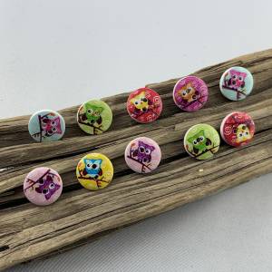 10 Holzknöpfe * mit bunten Eulen in grün, blau, rosa, pink und rot bedruckt * Holz * 15mm * Scrapbooking * Motivknöpfe * Bild 1