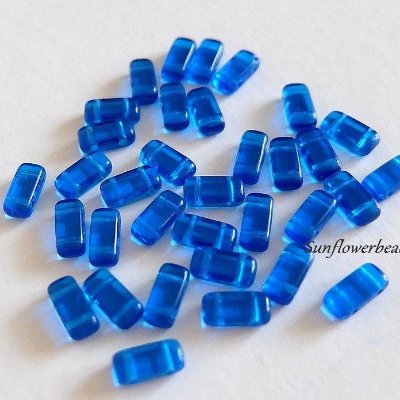 40 Glasperlen rechteckig mit zwei Fädellöchern - Blautöne, Farbauswahl