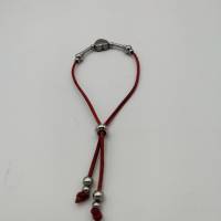Leder-Armband in rot silber, mit Herz und Perlen aus Edelstahl, 26cm lang variabel Bild 2