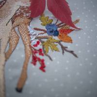 Stickdatei Reh im Beerenlaub Bild 2