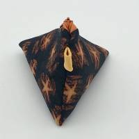 Schnullertäschchen, Pyramidentäschchen mit Reißverschluss in Schwarz mit Sternen in Orange Bild 2